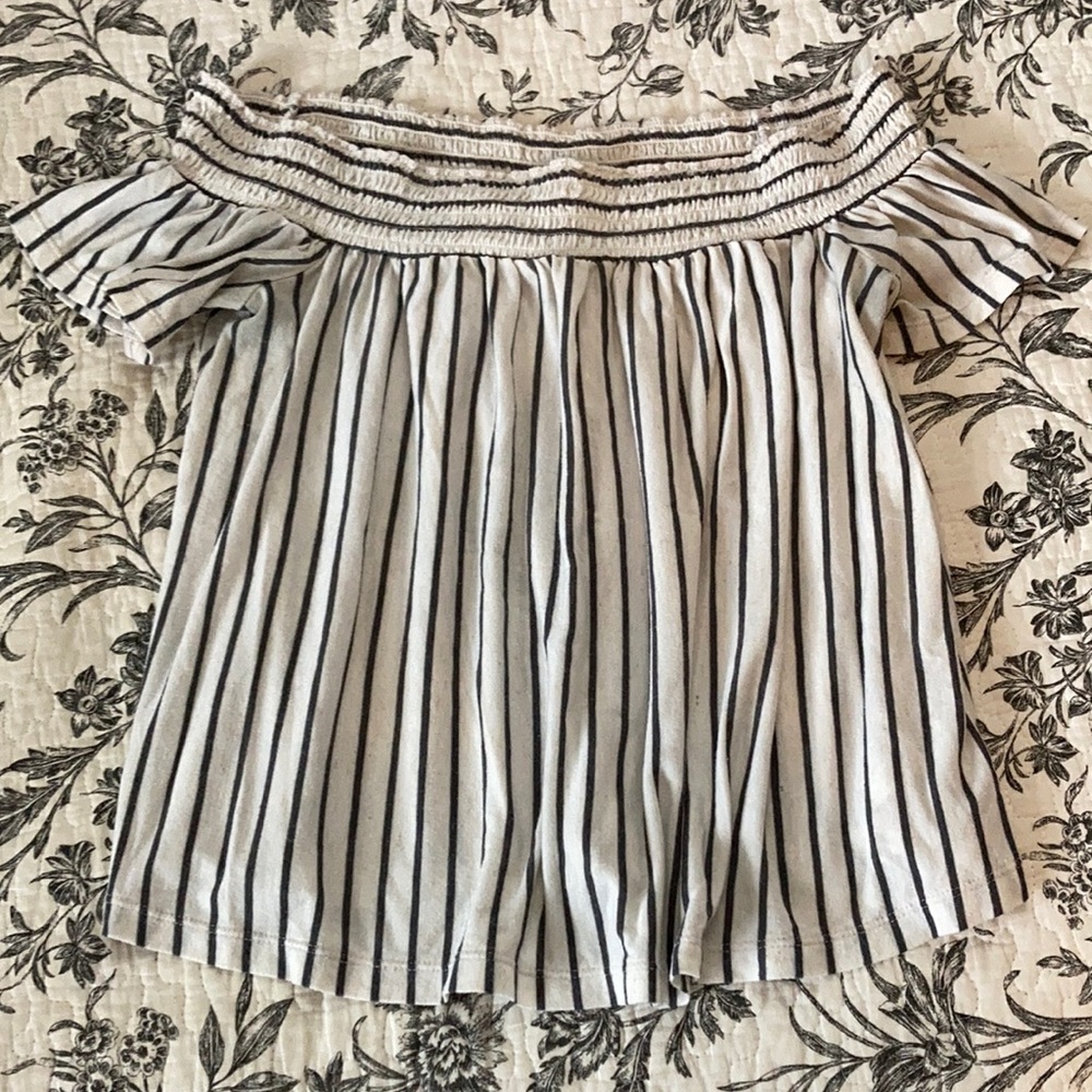 American eagle short sleeve strapless top